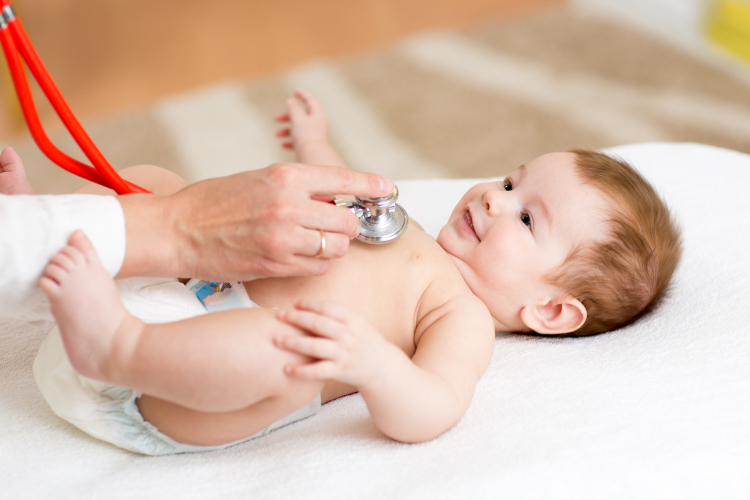 Кашель у ребенка может быть вызван заболеванием, не связанным с дыхательной системой
