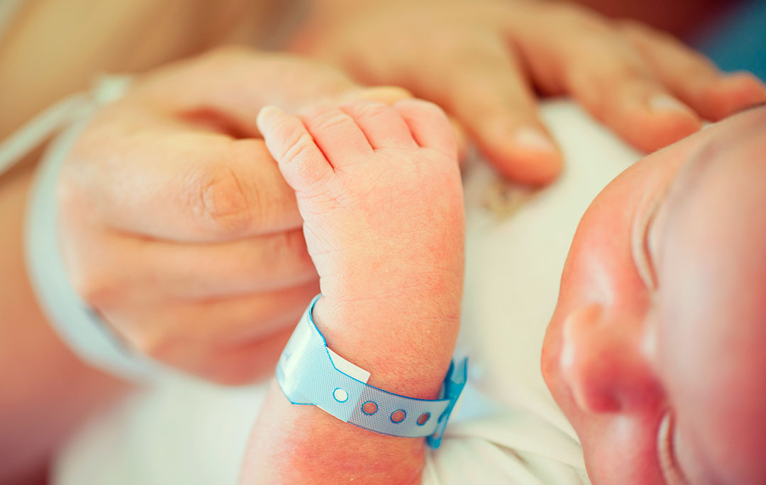 Крем, присыпка, молочко: нужна ли косметика новорожденному