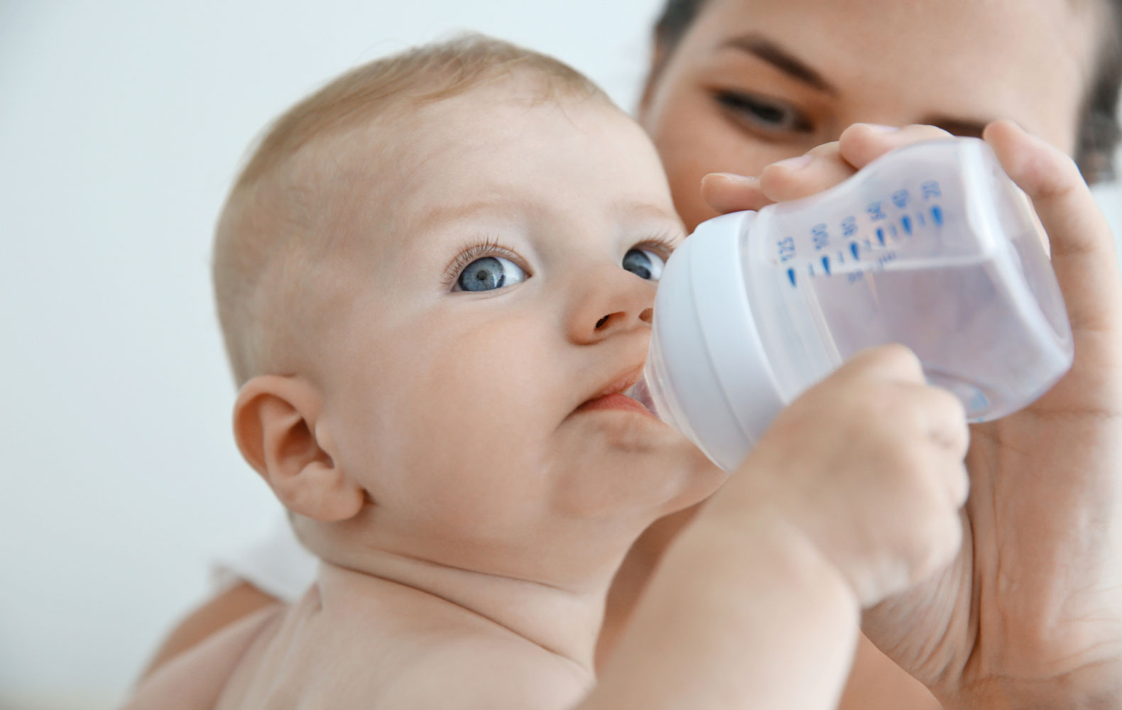 Миф #1: Нужно обязательно допаивать ребенка водой с момента рождения